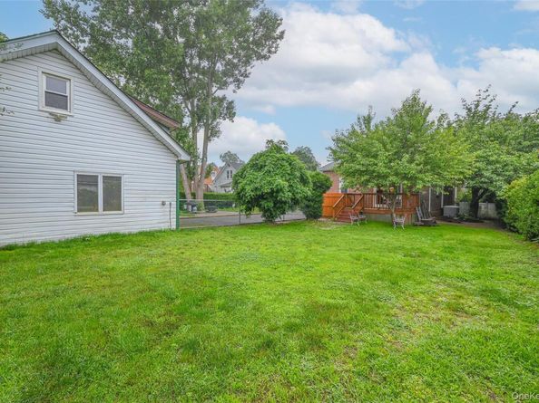 129 Guenther Avenue, Valley Stream NY 11580