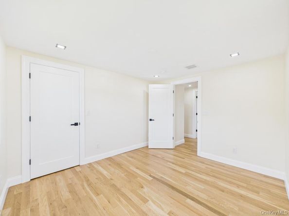 49 Griddle Lane, Levittown NY 11756