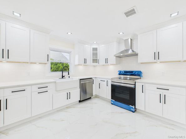 49 Griddle Lane, Levittown NY 11756