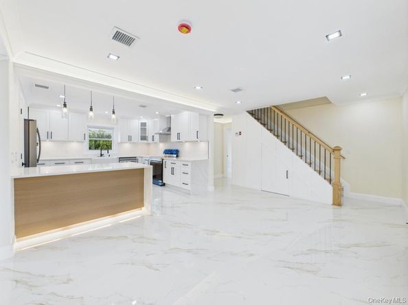 49 Griddle Lane, Levittown NY 11756