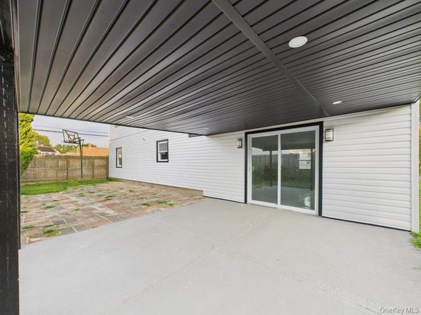 49 Griddle Lane, Levittown NY 11756