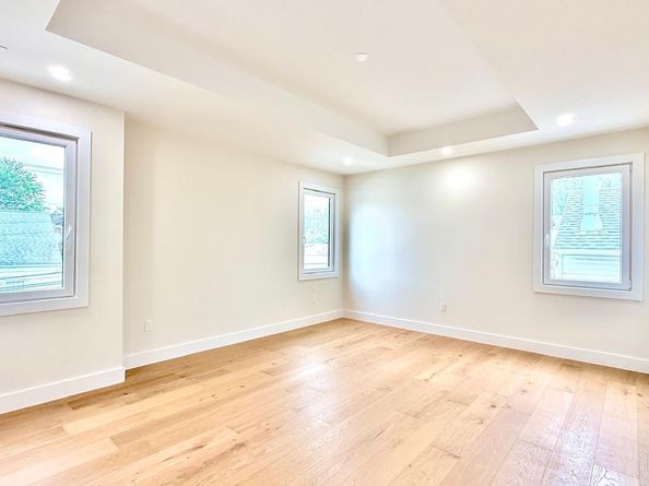 60 Periwinkle Road, Levittown NY 11756