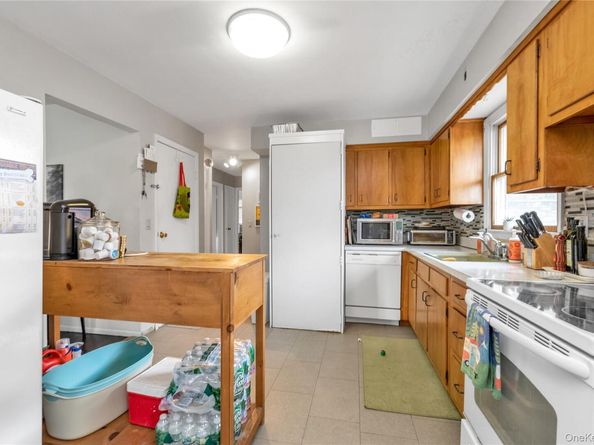 41 Jackson Avenue, Mineola NY 11501