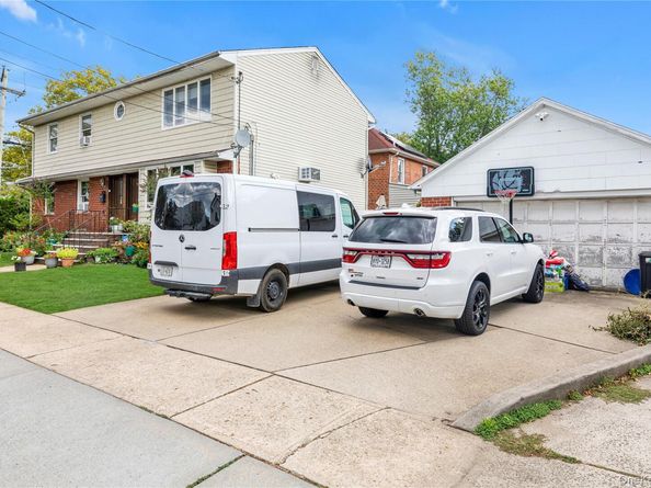 41 Jackson Avenue, Mineola NY 11501