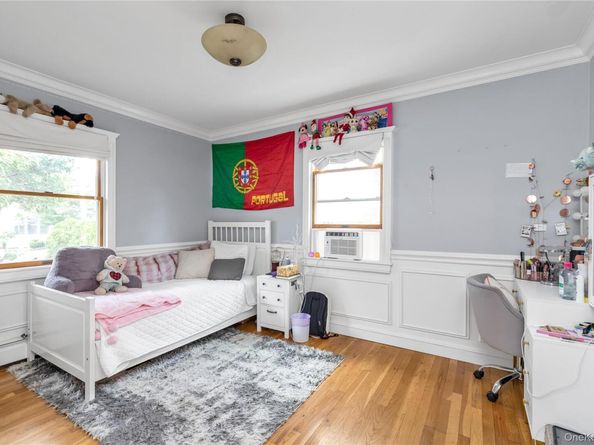 41 Jackson Avenue, Mineola NY 11501
