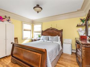 41 Jackson Avenue, Mineola NY 11501