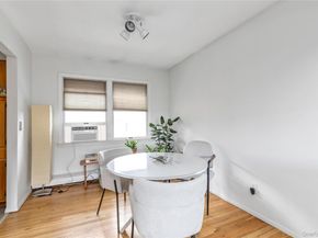 41 Jackson Avenue, Mineola NY 11501