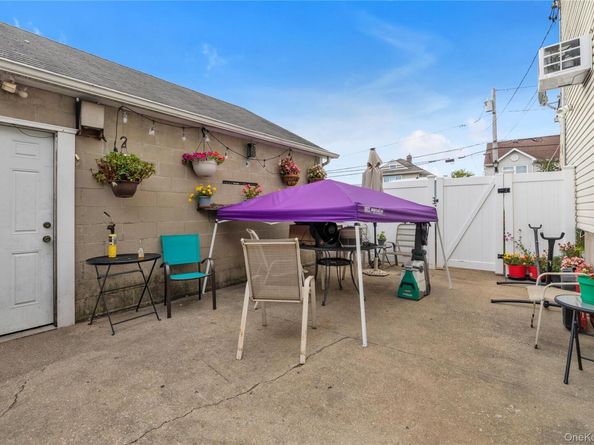 41 Jackson Avenue, Mineola NY 11501