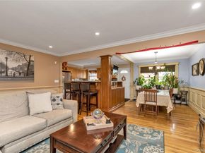 41 Jackson Avenue, Mineola NY 11501