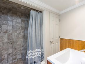 41 Jackson Avenue, Mineola NY 11501