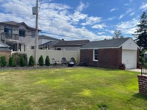 24 Tulip Lane, New Hyde Park NY 11040