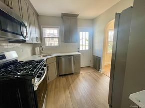 24 Tulip Lane, New Hyde Park NY 11040