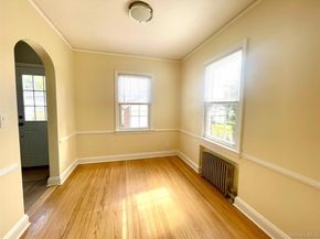24 Tulip Lane, New Hyde Park NY 11040