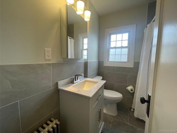 24 Tulip Lane, New Hyde Park NY 11040