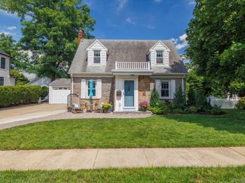 33 Purdy Court S