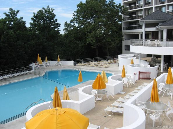 300 High Point Drive PH4, Hartsdale NY 10530