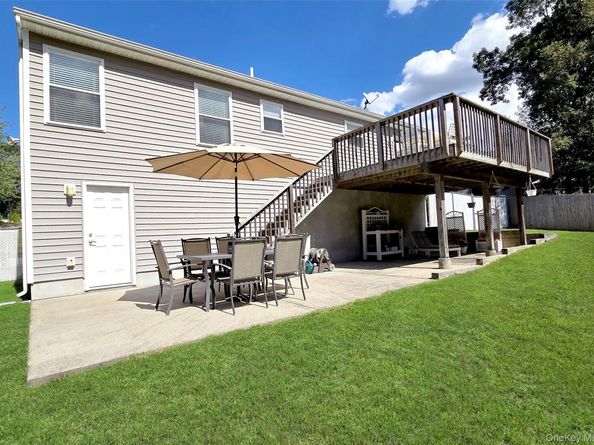 8 Heather Court, Middle Island NY 11953