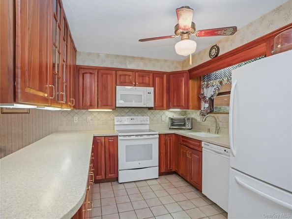 406 Warren Avenue, Hawthorne NY 10532