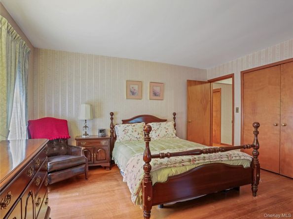 406 Warren Avenue, Hawthorne NY 10532