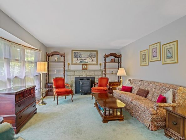 406 Warren Avenue, Hawthorne NY 10532