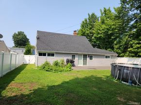 111 Blacksmith Road E, Levittown NY 11756