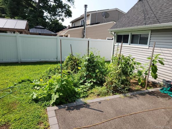 111 Blacksmith Road E, Levittown NY 11756