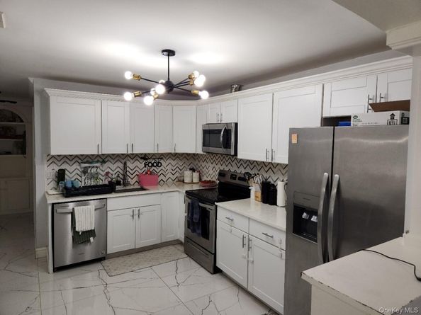 111 Blacksmith Road E, Levittown NY 11756