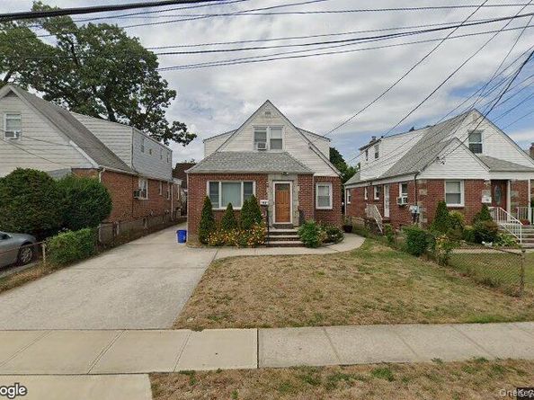 82 Bucknell Road, North Valley Stream NY 11580