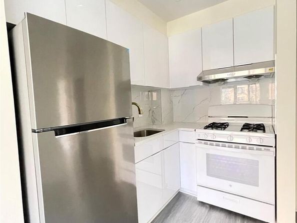 144-48 Roosevelt Avenue 3B, Flushing NY 11354