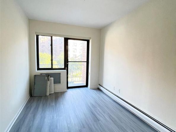 144-48 Roosevelt Avenue 3B, Flushing NY 11354