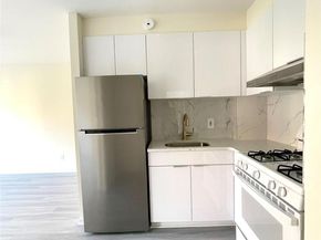 144-48 Roosevelt Avenue 3B, Flushing NY 11354