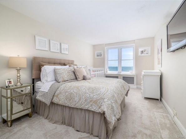 522 Shore Road 4W, Long Beach NY 11561