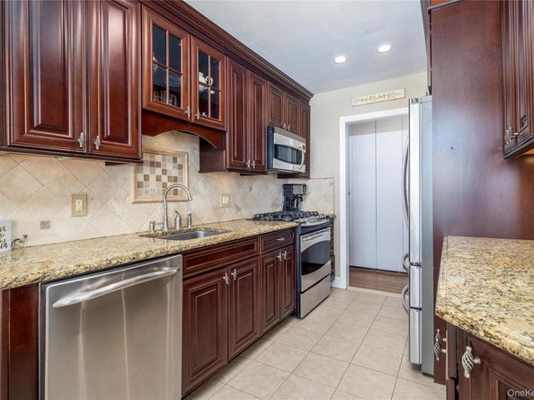 522 Shore Road 4W, Long Beach NY 11561
