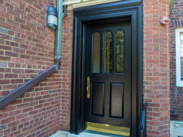 7 chateaux Circle 7E, Scarsdale NY 10583