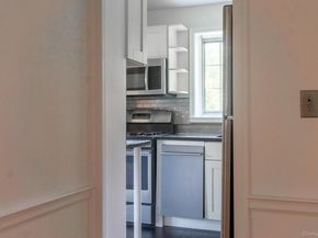 7 chateaux Circle 7E, Scarsdale NY 10583