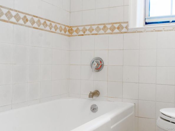 7 chateaux Circle 7E, Scarsdale NY 10583