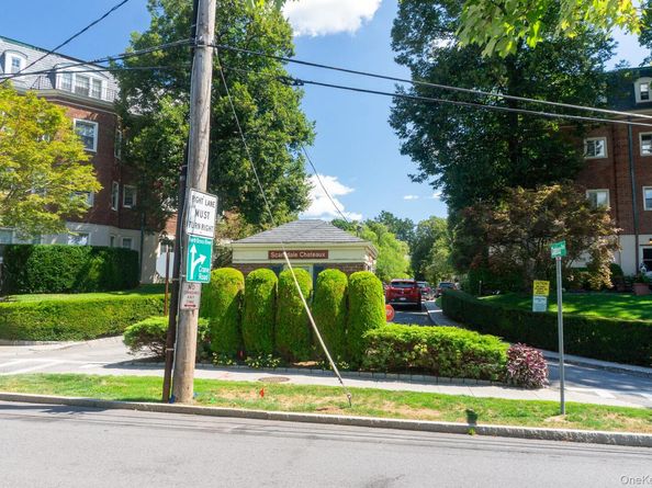 7 chateaux Circle 7E, Scarsdale NY 10583