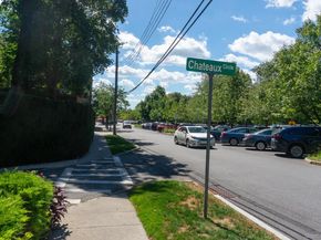 7 chateaux Circle 7E, Scarsdale NY 10583