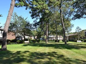 11 Glen Hollow Drive D15, Holtsville NY 11742