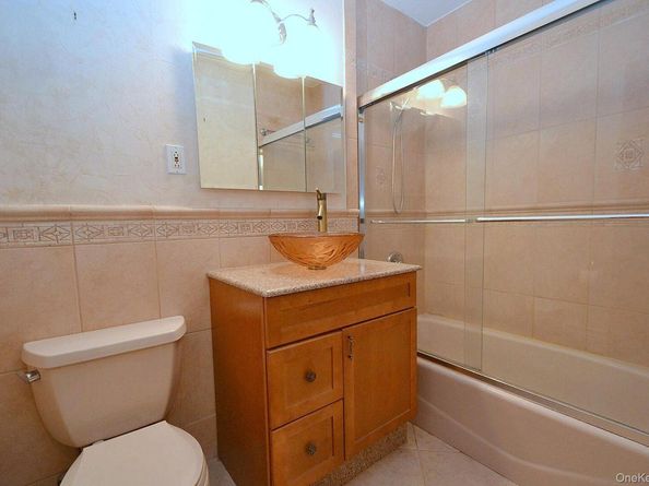 11 Glen Hollow Drive D15, Holtsville NY 11742