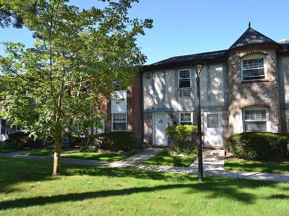 11 Glen Hollow Drive D15, Holtsville NY 11742