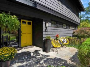 14 Leatherstocking Lane, Mamaroneck NY 10543