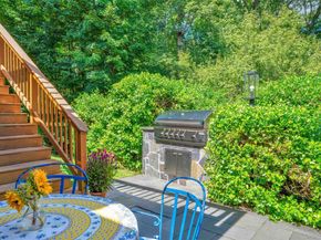 14 Leatherstocking Lane, Mamaroneck NY 10543