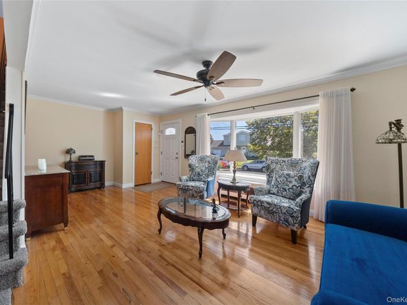 52 Westwood Road S, Massapequa Park NY 11762
