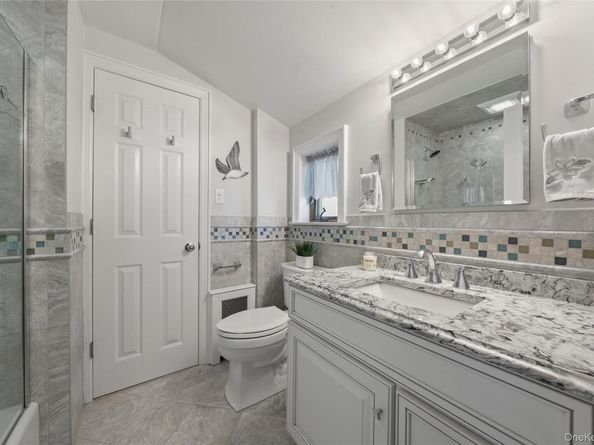 52 Westwood Road S, Massapequa Park NY 11762