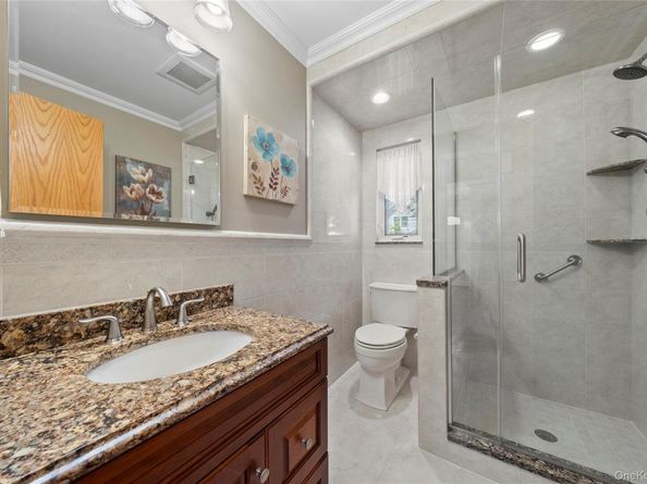 52 Westwood Road S, Massapequa Park NY 11762