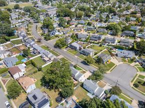 52 Westwood Road S, Massapequa Park NY 11762