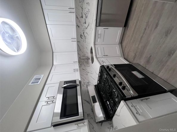 305 Fairview Circle, Middle Island NY 11953