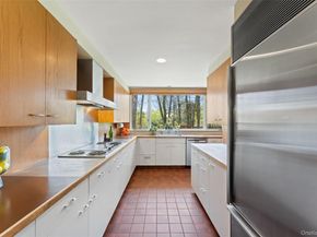 98 Cushman Road, Scarsdale NY 10583