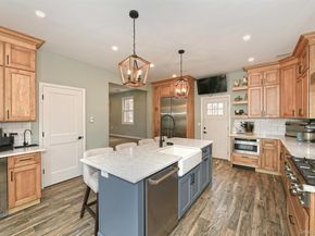 2457 New York Avenue, Melville NY 11747